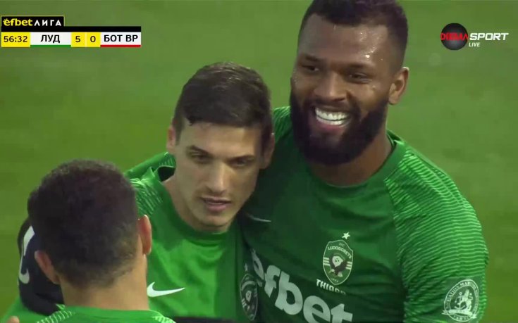 Кирил Десподов нанесе нов удар на гостите след страхотен изстрел