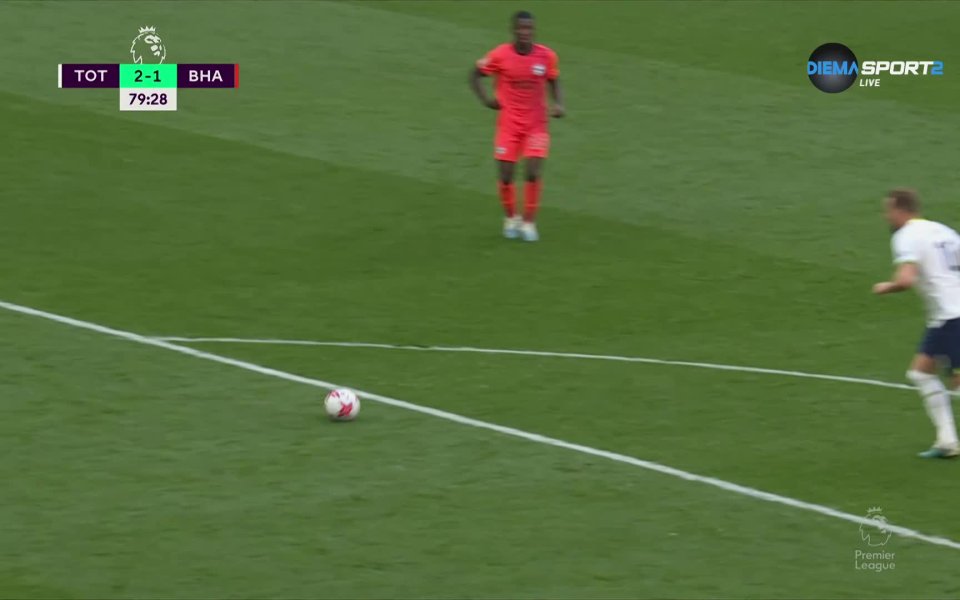 В 79-а минута Пиер-Емил Хойберг плъзна топката към Хари Кейн