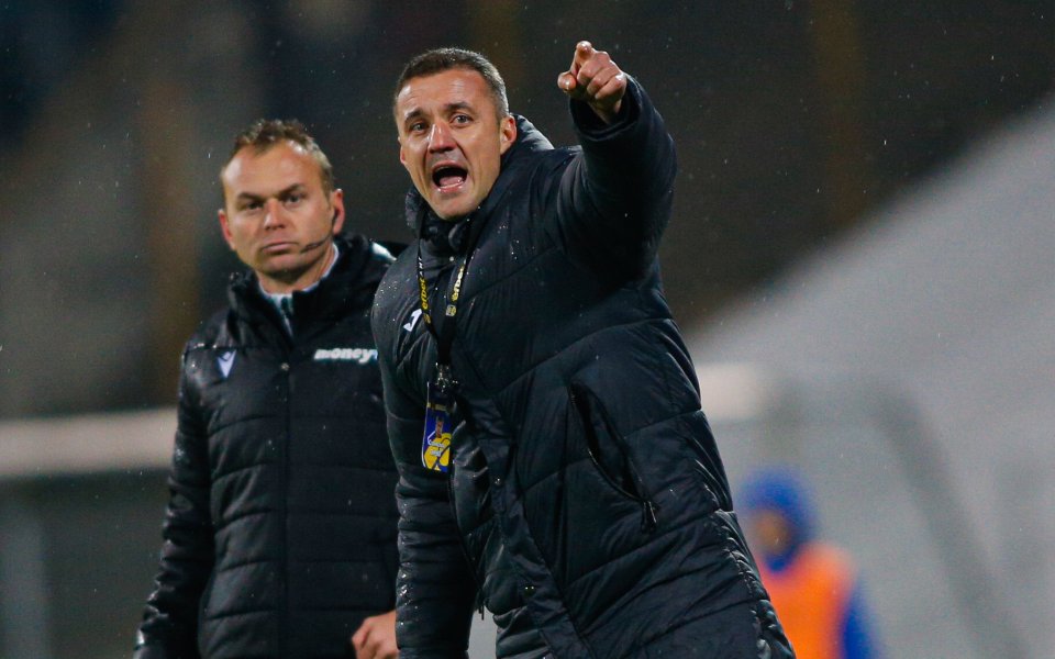 С наближаването на края на сезона в Локомотив (София) започват