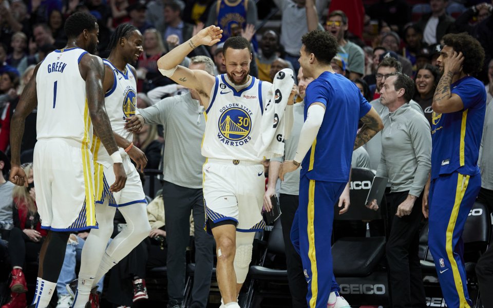 Отборите на Ел Ей Клипърс и Голдън Стейт Уориърс се