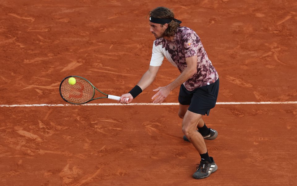 Поставеният под номер 2 в схемата Стефанос Циципас (Гърция) преодоля