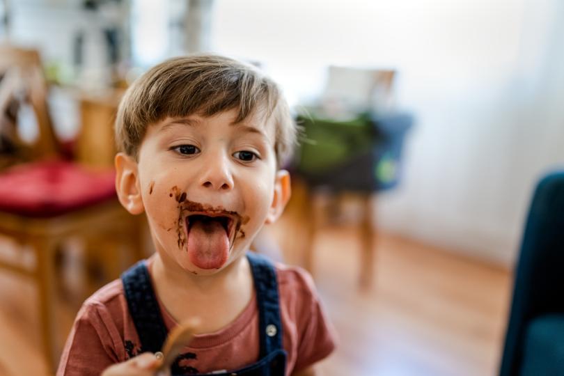 <p><strong><em>&ldquo;В момента помагам на сина ми да си намери шоколада, който изядох снощи.&rdquo;</em></strong></p>