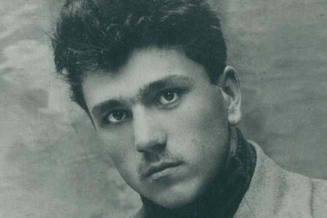 Вълко Червенков - лидер на Българската комунистическа партия от 1949 до 1954 г. Снимката е от младите му години (1925г.), след атентата в "Света Неделя".