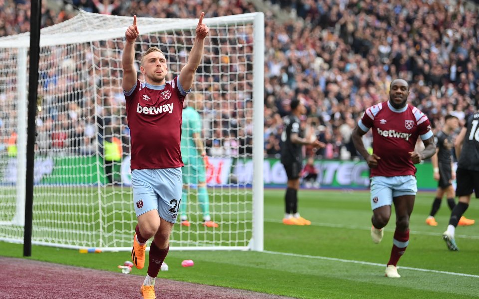 Уест Хем и Арсенал играят при 2:2 в мач от 31-ия