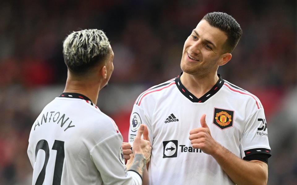 Нотингам Форест и  Манчестър Юнайтед играят при 0:2 на Сити