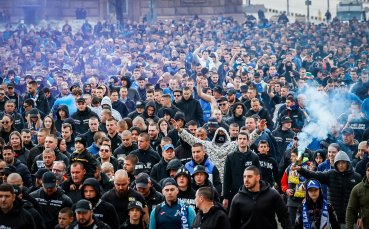 Привърженици на Левски организираха шествие преди голямото дерби с ЦСКА