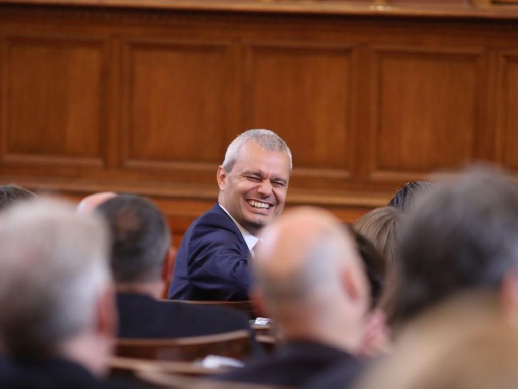 Костадинов: Създателите на украинския сайт „Миротворец“ трябва да ...