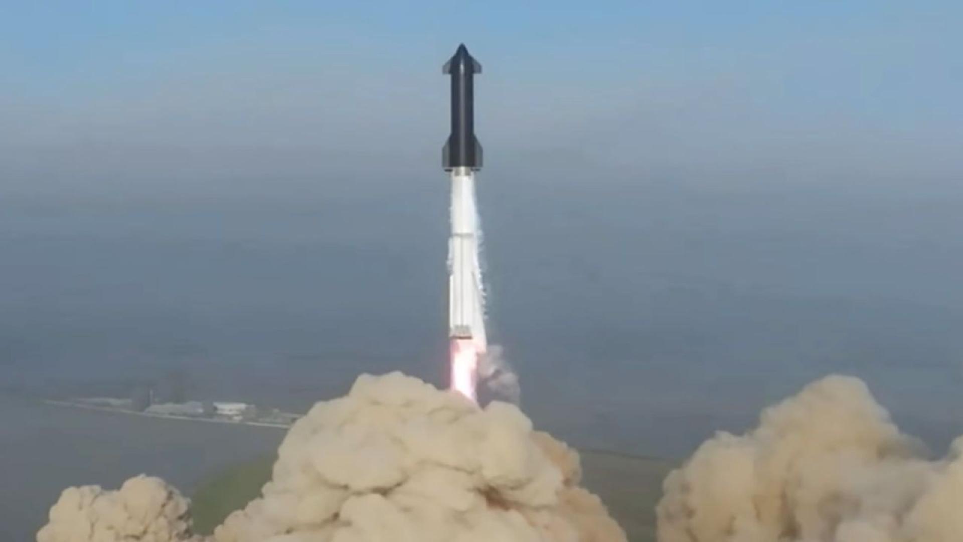 Мегаракетата Старшип на компанията Спейс Екс на мултимилиардера Илон Мъск