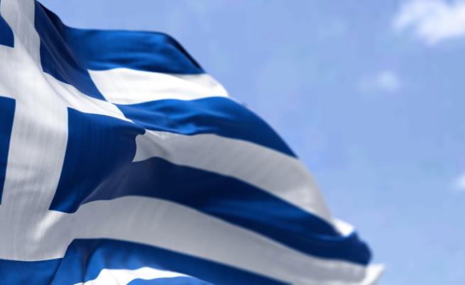 Гърция готви узаконяване на осиновяването от еднополови двойки