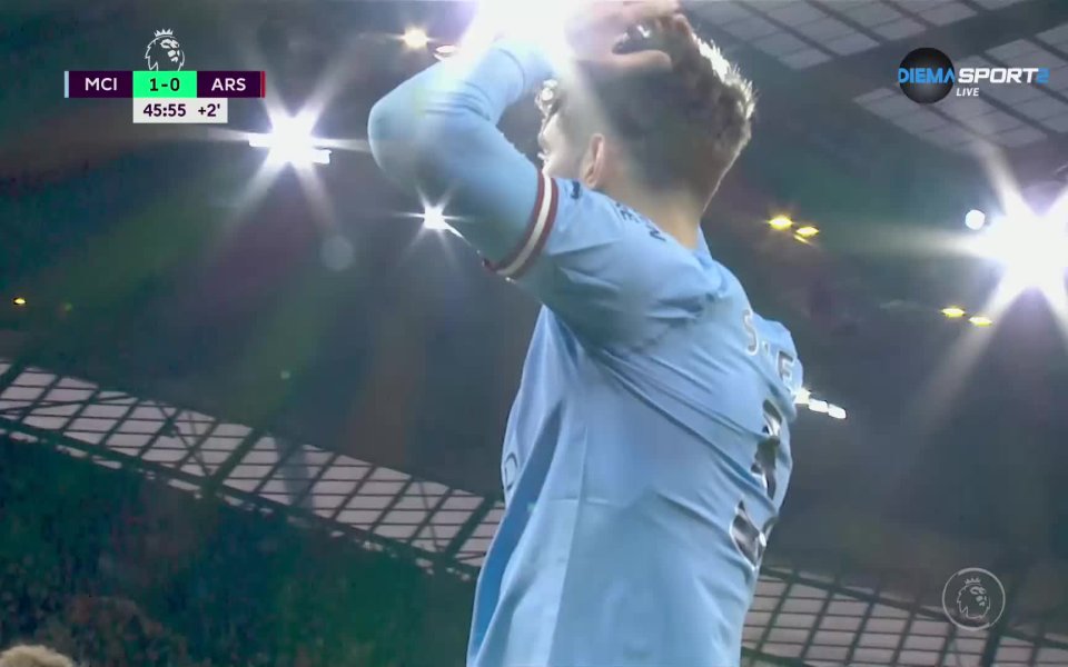 В първата минута от добавеното време на първата част обаче