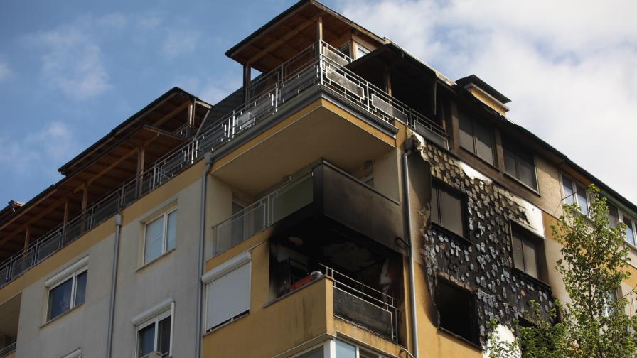 Пожар избухна в жилищен блок в София, има жертва (СНИМКИ/ВИДЕО)