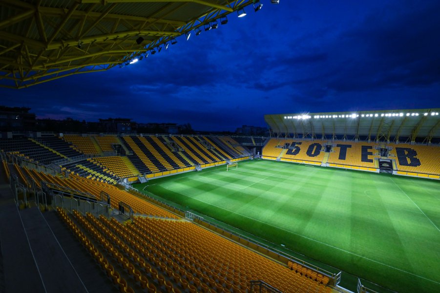 Стадион Христо Ботев се готви да приеме Левски1