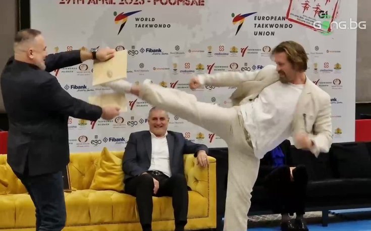 Слави Бинев награди Асен Блатечки и Калин Врачански, актьорите показаха майсторство