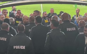 Гневни фенове на Ботев Пловдив поискаха обяснение от прокуриста на клуба Асен
