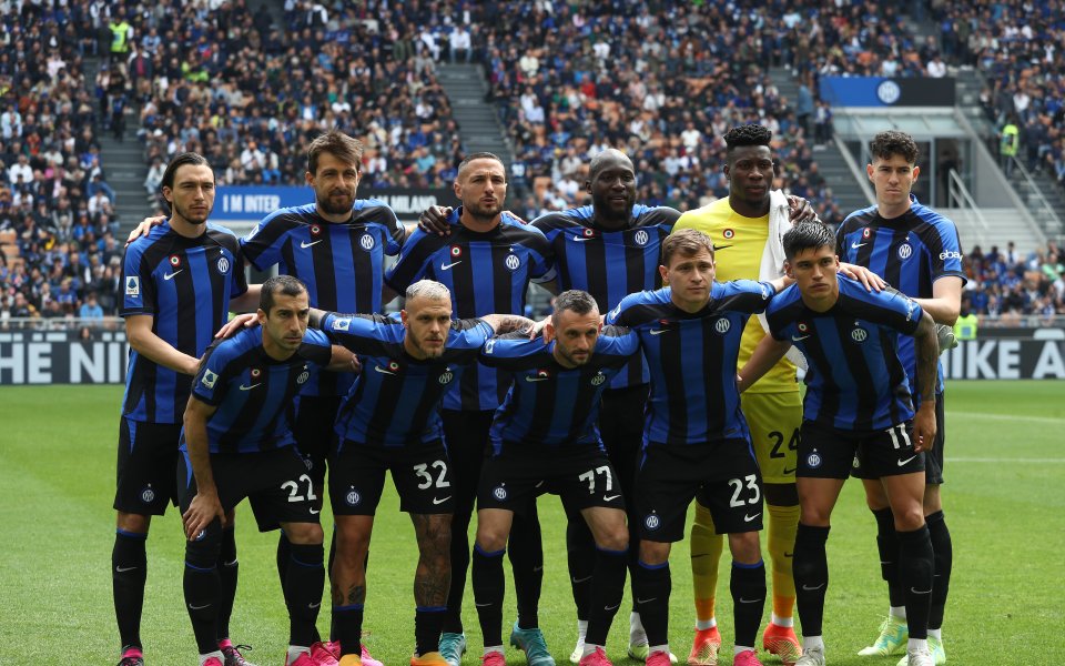 Представители на вратаря Андре Онана са се срещнали с ръководството