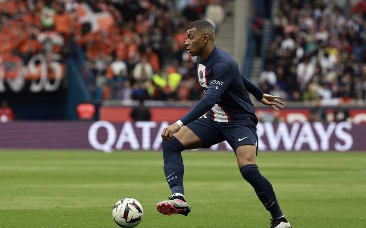 Мбапе разби носа на момиче (видео)