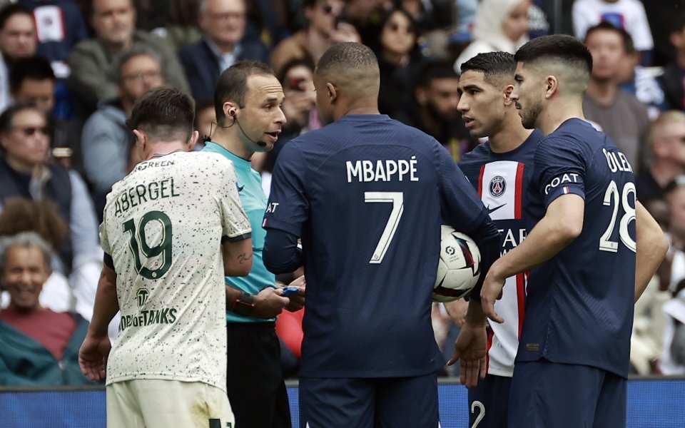 Връзката между феновете на ПСЖ и клуба е напълно разбита и