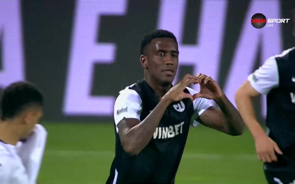 Отбраната на белите не се ориентира добре при едно меко