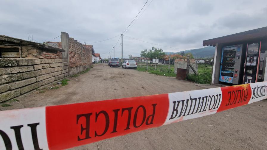 Задържан е 18-годишен младеж за сбиването в село Манолово