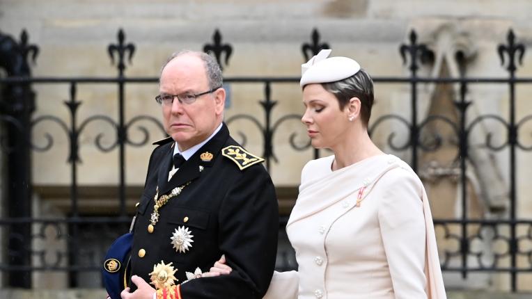  Принцът и принцесата на Монако на коронацията на новия английски крал 