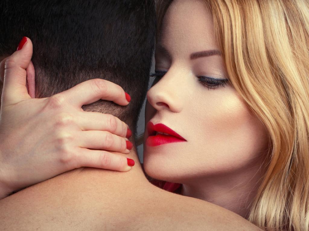 Един мъж си хваща любовница по няколко причини На първо