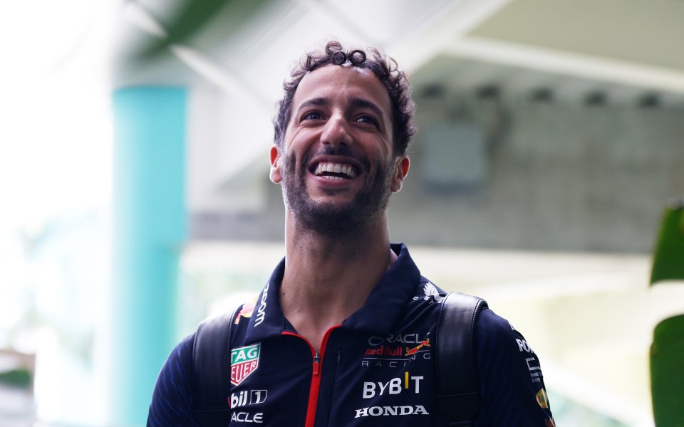 Става все по-възможно да видим Даниел Рикардо обратно в болид