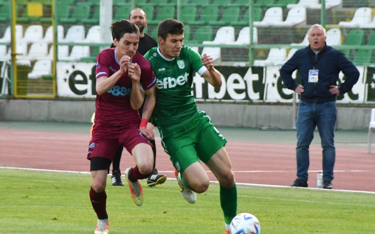 Берое сгъсти черните облаци над Септември, столичани с осма поредна загуба