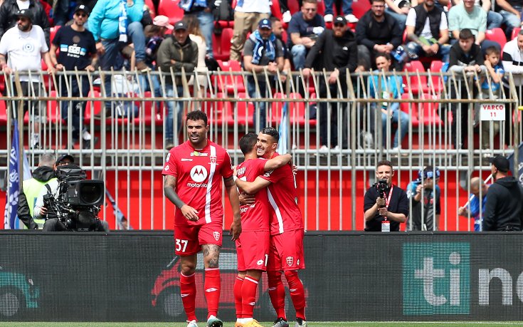 Монца удари празнуващия Наполи, Вальо Антов влезе в края