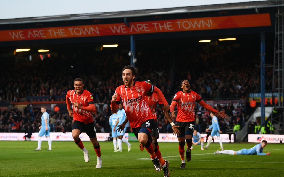 Лутън е на крачка от мечтаната промоция в Премиър лийг.