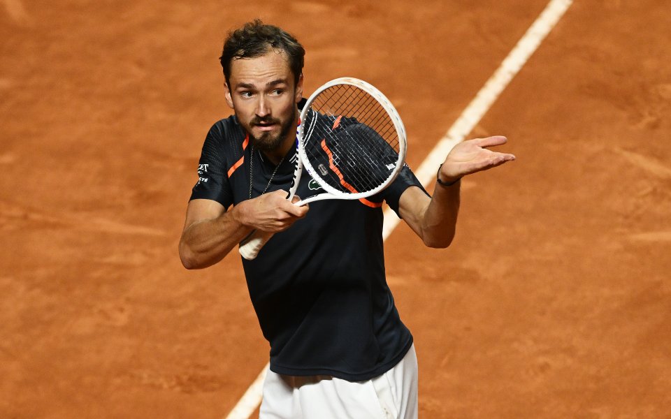 Медведев спечели бърза победа срещу Ханфман на четвъртфиналите в Рим