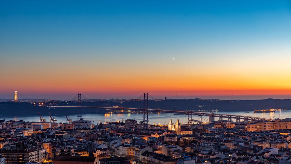 Ако мечтаете за Лисабон, елате в dm!
