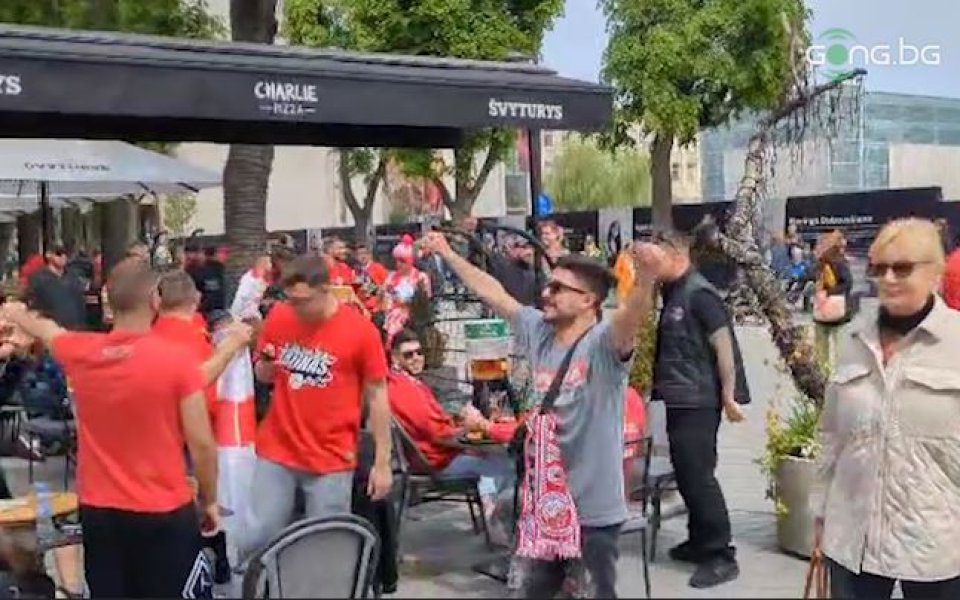 В часовете преди първия мач на Александър Везенков и гръцкия