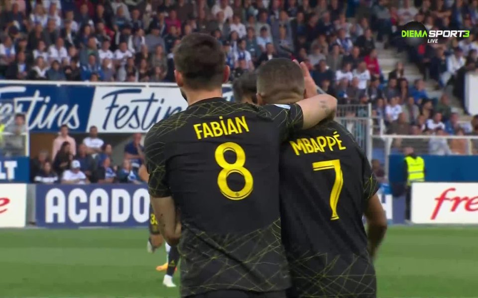 Още в 6-ата минута Килиан Мбапе изведе ПСЖ напред, след