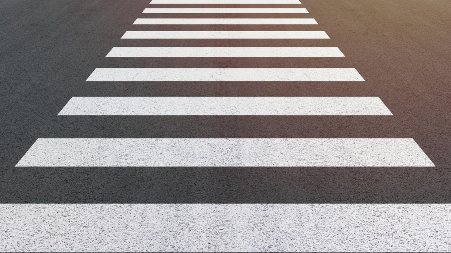 ВРазград 53 годишен мъж бе ударен от кола на пешеходна пътека От