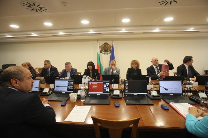 ВСС решава за оставката на Гешев и изслушва Сарафов