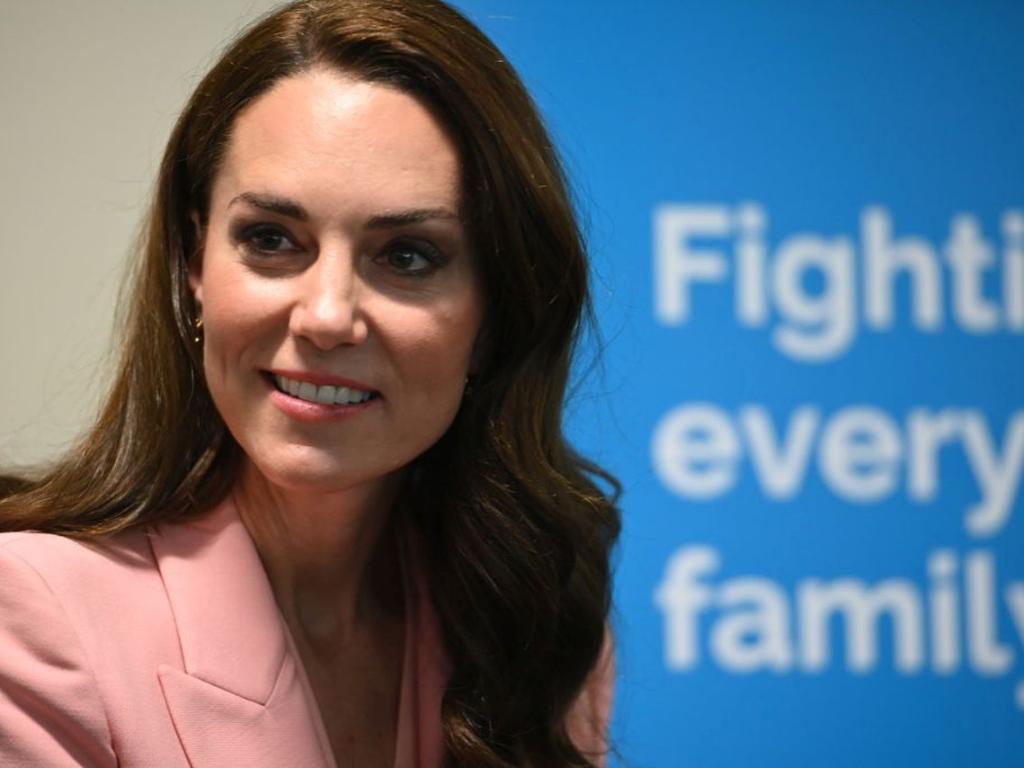 Кейт Мидълтън принцесата на Уелс е претърпяла планирана коремна операция