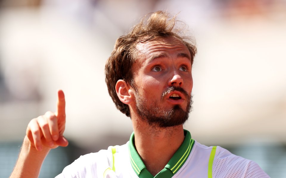 Водачът в схемата Даниил Медведев се класира за четвъртфиналите на