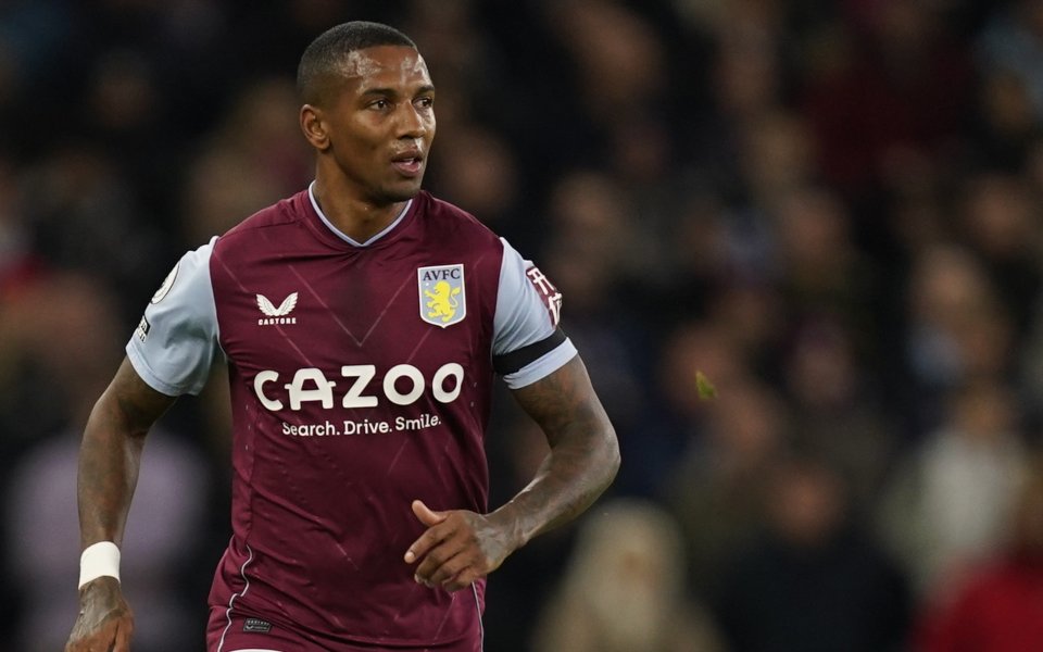 Ашли Йънг ще напусне Астън Вила след края на договора