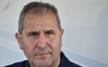 Група от 17 футболисти определи треньорът на Спартак Варна Димитър Димитров за