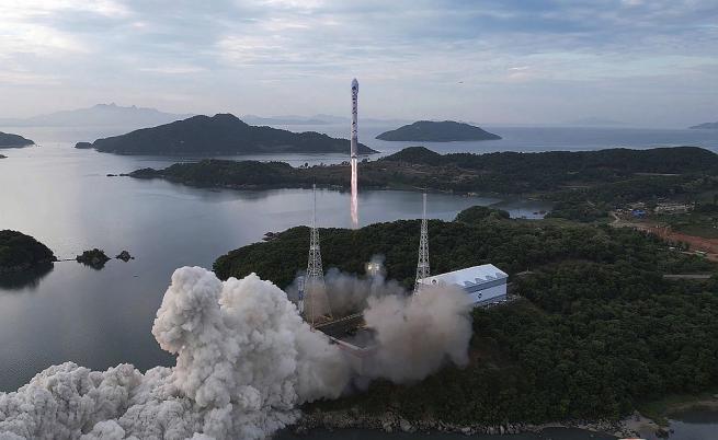 Япония: Северна Корея е изстреляла два обекта, за които се смята, че са балистични ракети