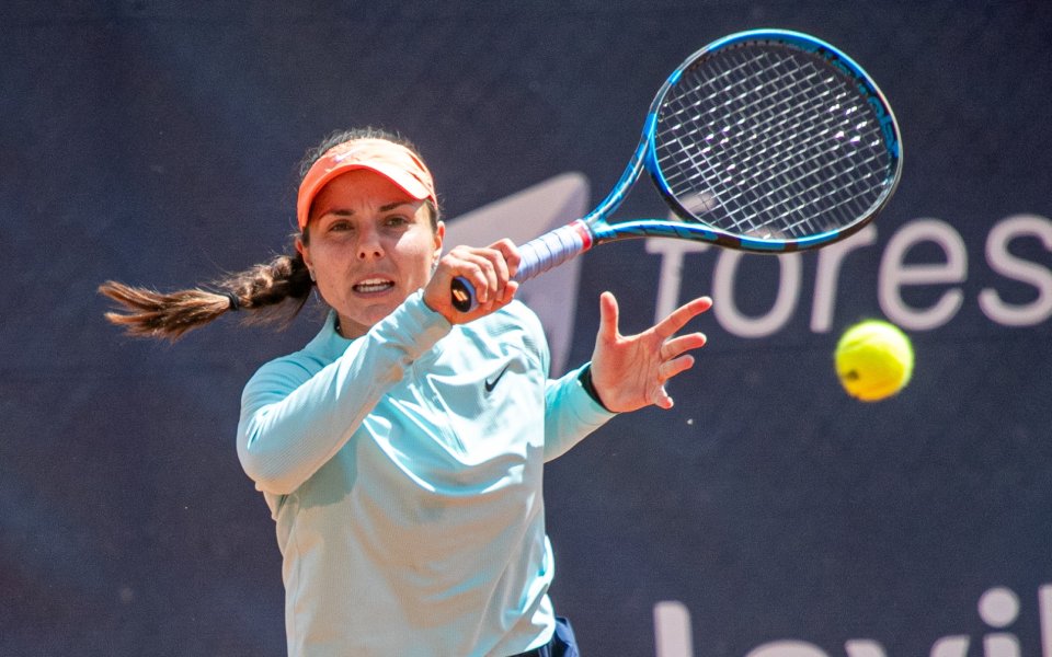 Най-добрата българска тенисистка Виктория Томова отпадна в първия кръг при