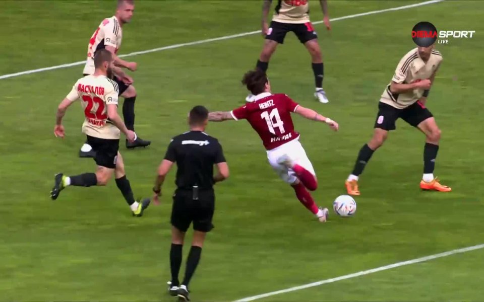 Първата сериозна опасност в мача бе пред вратата на ЦСКА