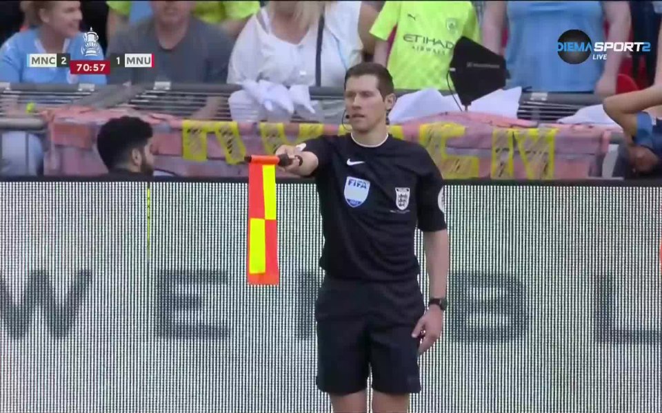 В 71-а минута Джак Грийлиш отклони към Халанд, който стреля