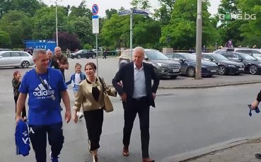 Наско Сираков и Илияна Раева пристигнаха на Васил Левски