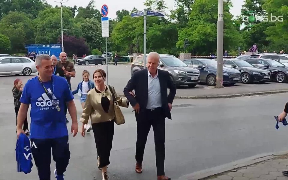 Мажоритарният собственик на Левски - Наско Сираков, пристигна на стадион
