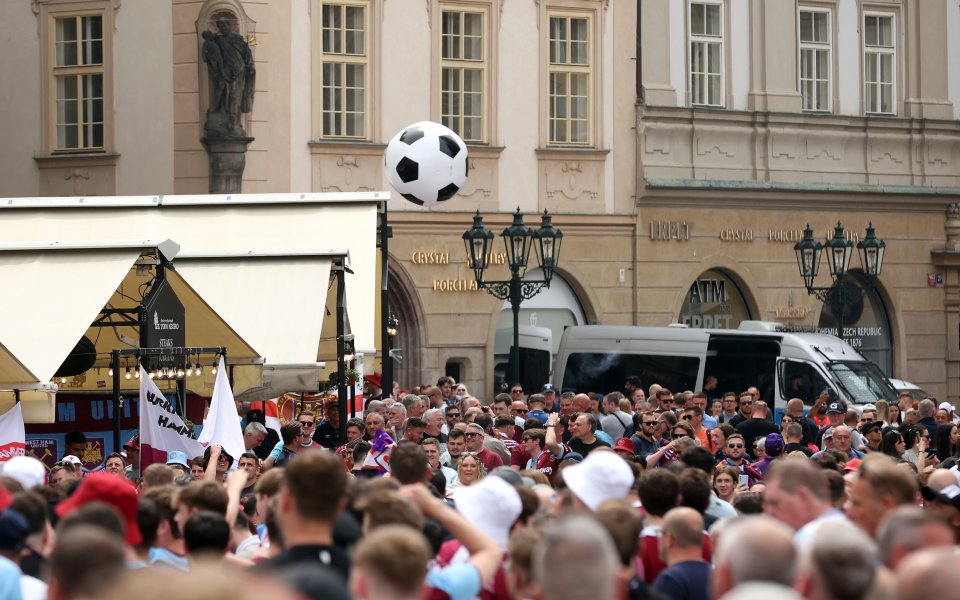 Сблъсъци в Прага преди финала на ЛК между Уест Хем и Фиорентина