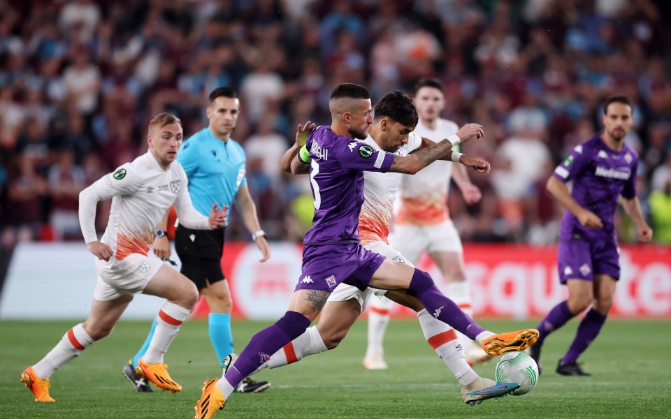 Отборите на Фиорентина и Уест Хем играят при резултат 0:0