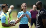 Принцеса и в спорта: Кейт Мидълтън играе ръгби с английски звезди (СНИМКИ)