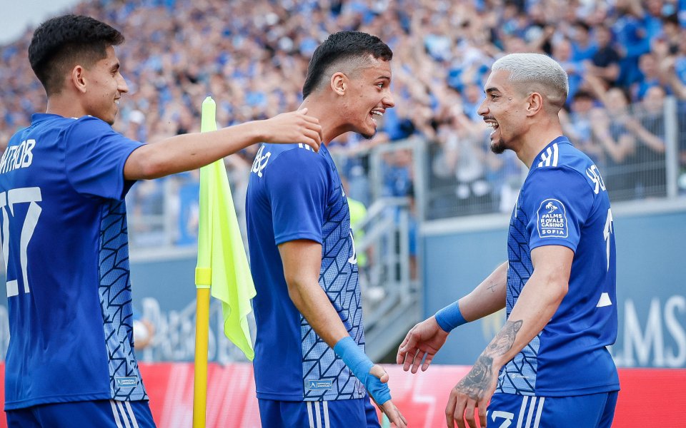 Един от акционерите в Левски – тръст Синя България“, излезе с