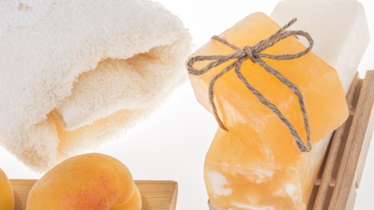 С аромат на свежест и лято: 4 рецепти за домашен сапун